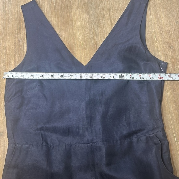 Banana Republic VNeck Sleeveless Tie Back Cropped Wide Leg Navy Jumpsuit Size 4 - Picture 8 of 17